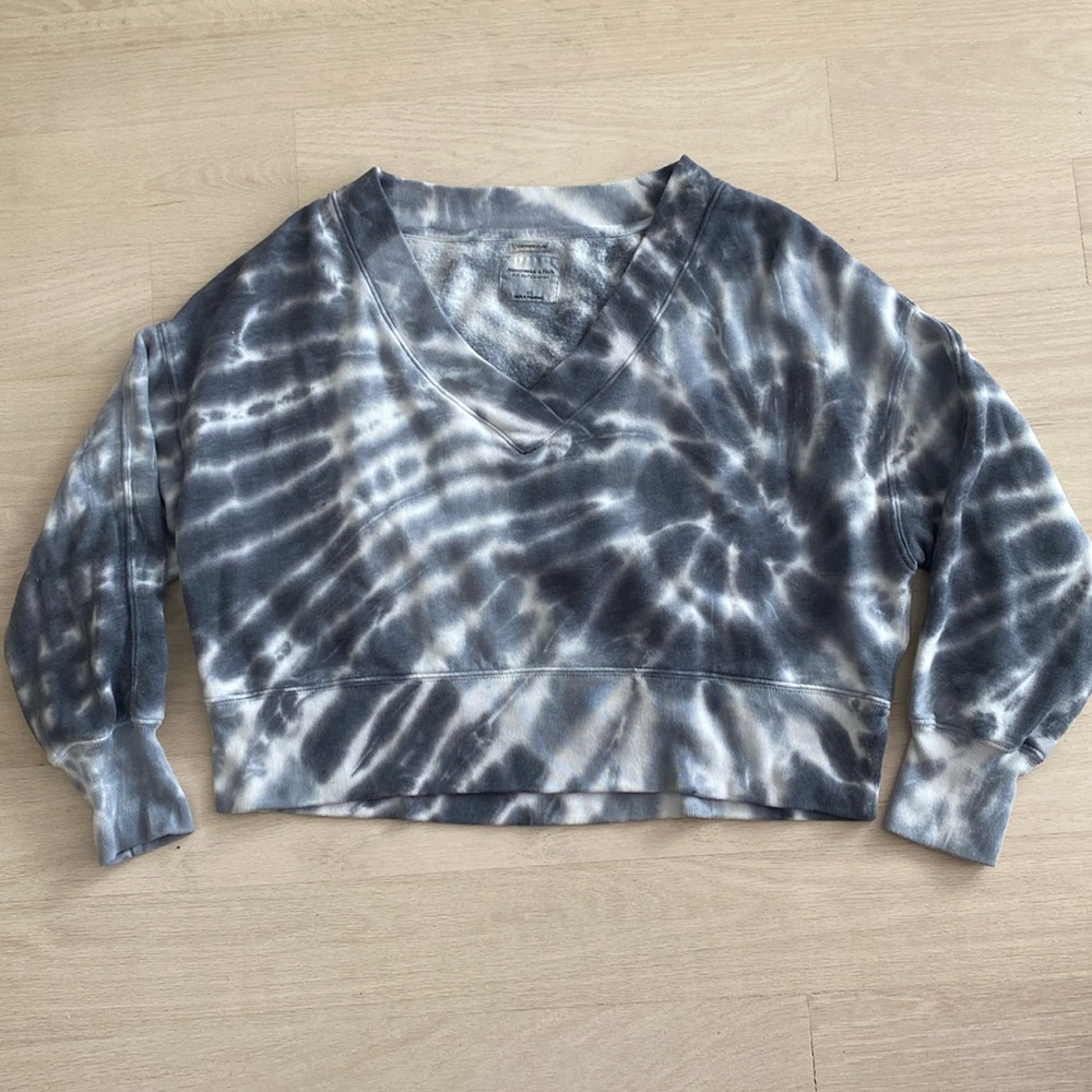 Abercrombie Tie-dye V-neck Sweater - XS